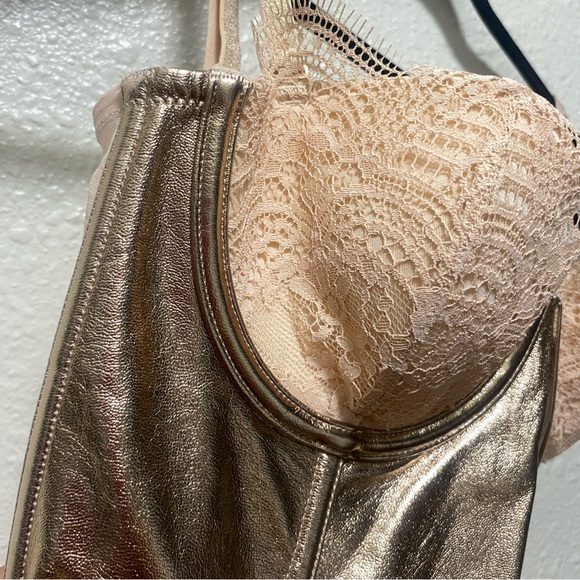 Victorias secret 32c corset bra pink shiny lace floral wired cups like new g1 - Picture 7 of 11